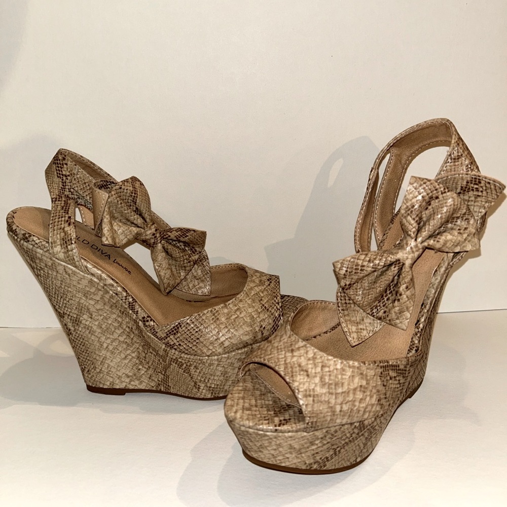 WILD DIVA lounge wedges